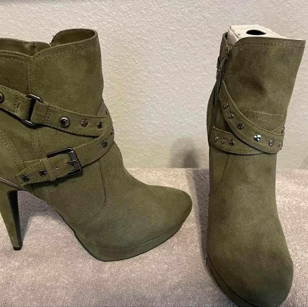 New GuessAnkle Boots